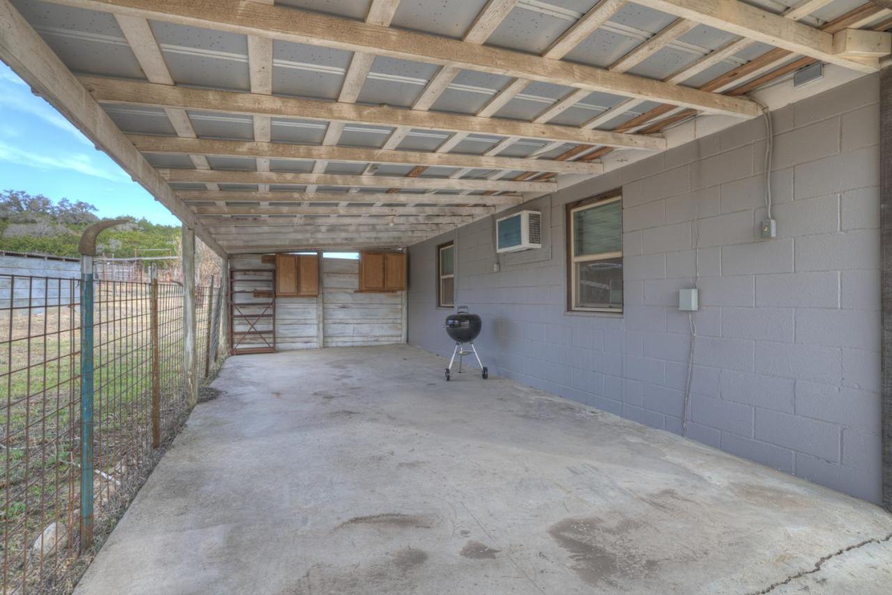 Ohana Ranch Cabin - 12 Minutes To Historic Main St Fredericksburg Exterior foto