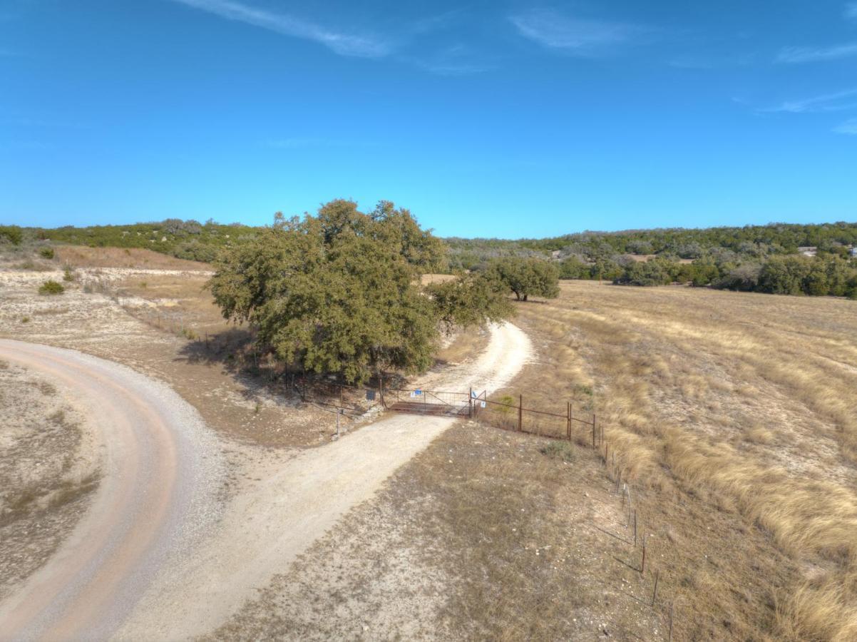 Ohana Ranch Cabin - 12 Minutes To Historic Main St Fredericksburg Exterior foto